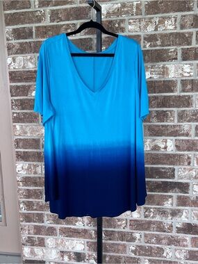 Super cute, flowy top